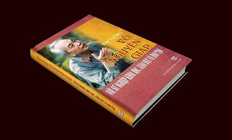 Publication du livre « Le général Vo Nguyên Giap, les sciences, l’éducation et la formation » - ảnh 1